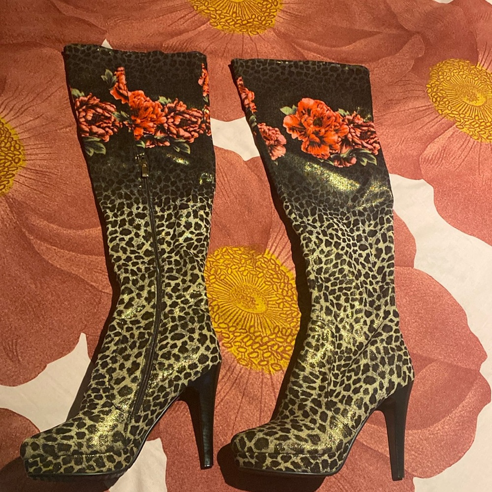 Knee High Cheetah Print Boots Size 10